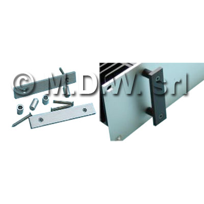 Maniglie per contenitori rack 19 pollici 4 unit� in alluminio colore anodizzato naturale