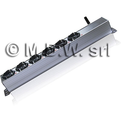 MultiPresa Professionale con controllo delle apparecchiature mediante SMS: 8 prese C13 IEC 60320, 16A Totale, Struttura in Alluminio