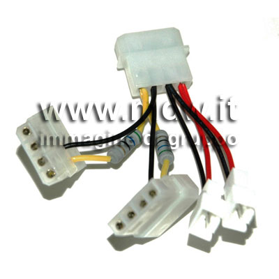 CAVO ADATTATORE 4 POLI MASCHIO A 2 x 4 POLI MASCHIO/FEMMINA A 7 VOLT E 2 x 3 POLI FEMMINA A 5 VOLT. LUNGHEZZA CM. 10