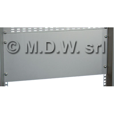 Piastra chiusura frontale in alluminio anodizzato naturale, pannello cieco 9 unit� rack 19