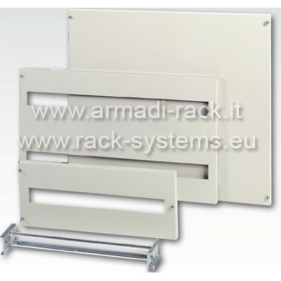Pannello avvitato con feritoia per 46 moduli completo di barra din 35...