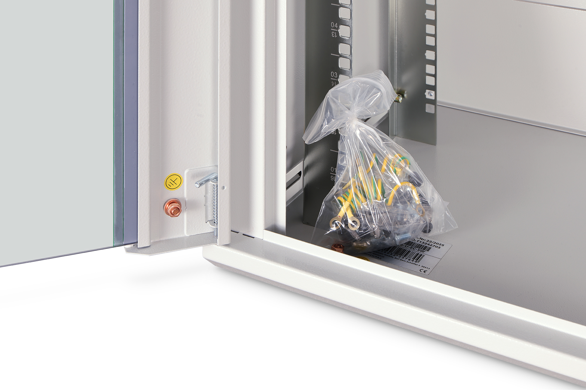 Armadio rack da parete economico linea Dynamic Basic 16 unità (a) 816...