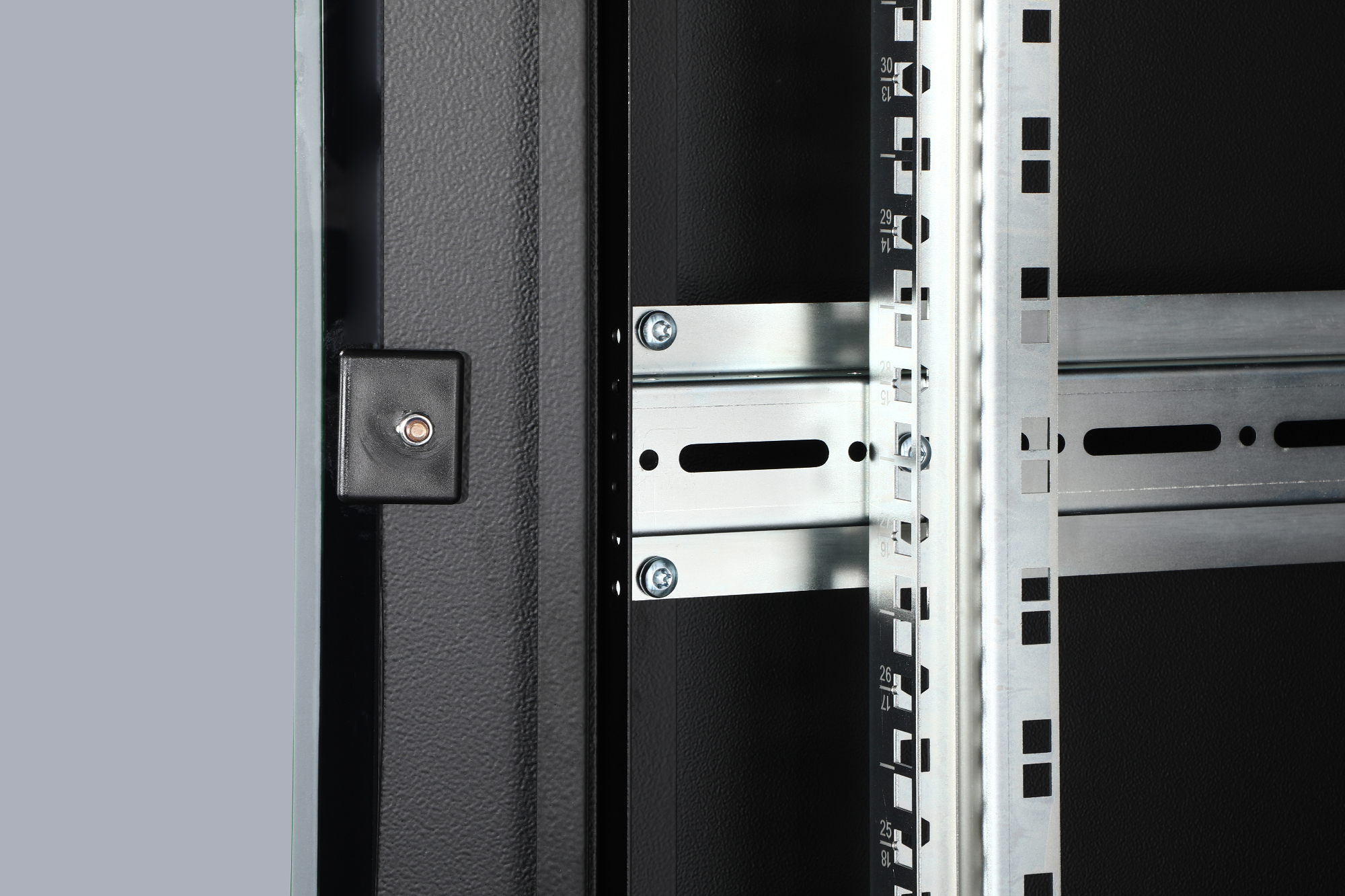 DIGITUS Armadio di rete serie Unique 42U - 600x600 mm (LxP) nero...