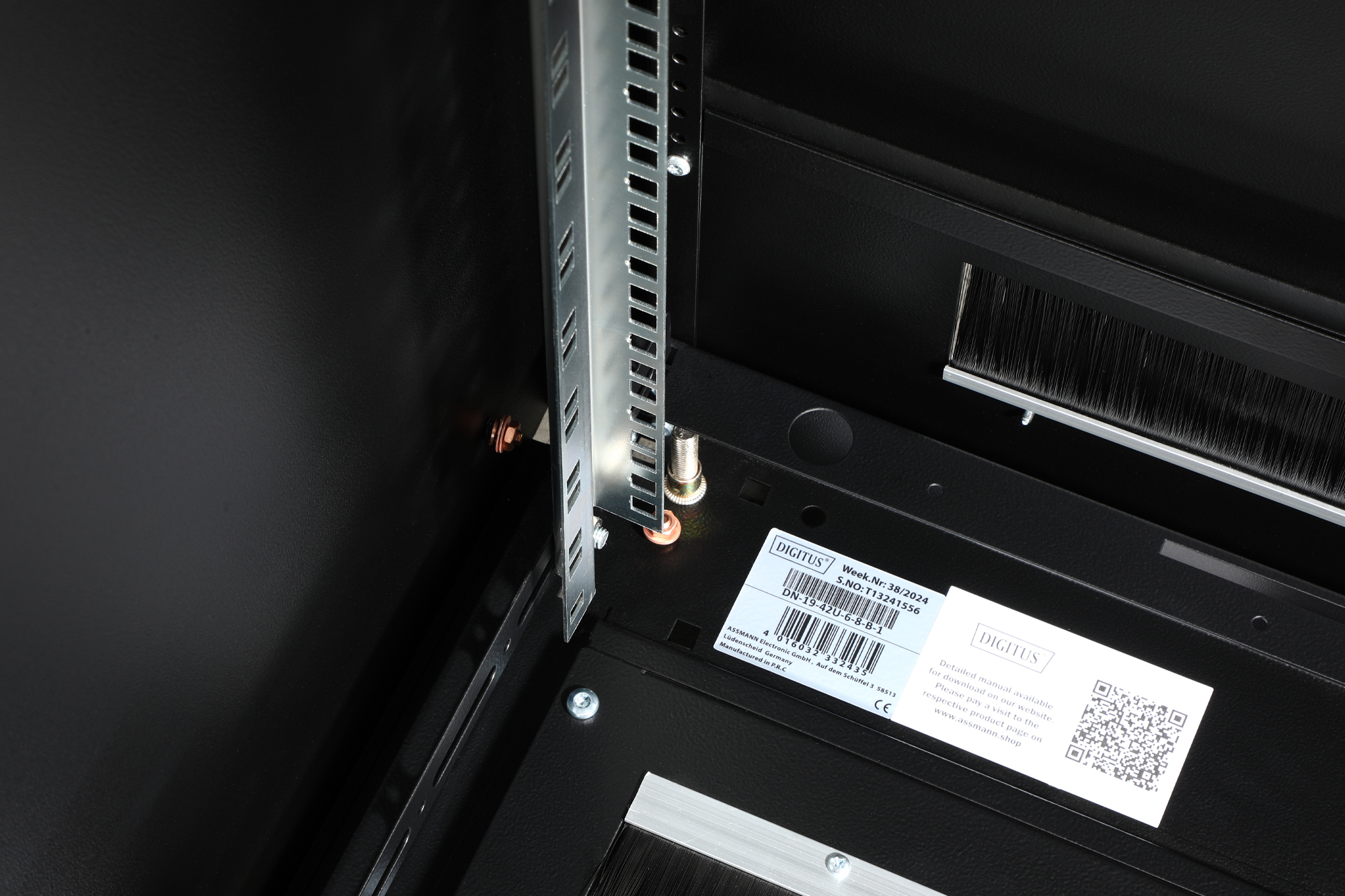 DIGITUS Armadio di rete serie Unique 42U - 600x800 mm (LxP) nero...