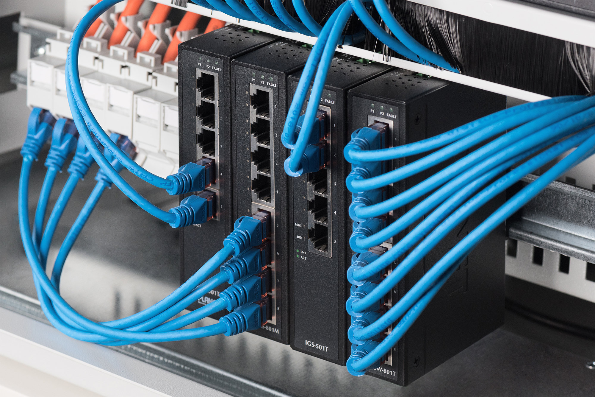 Supporto guida din 3u, 135x480x150 mm incl. din rail (35x390 mm), grey...