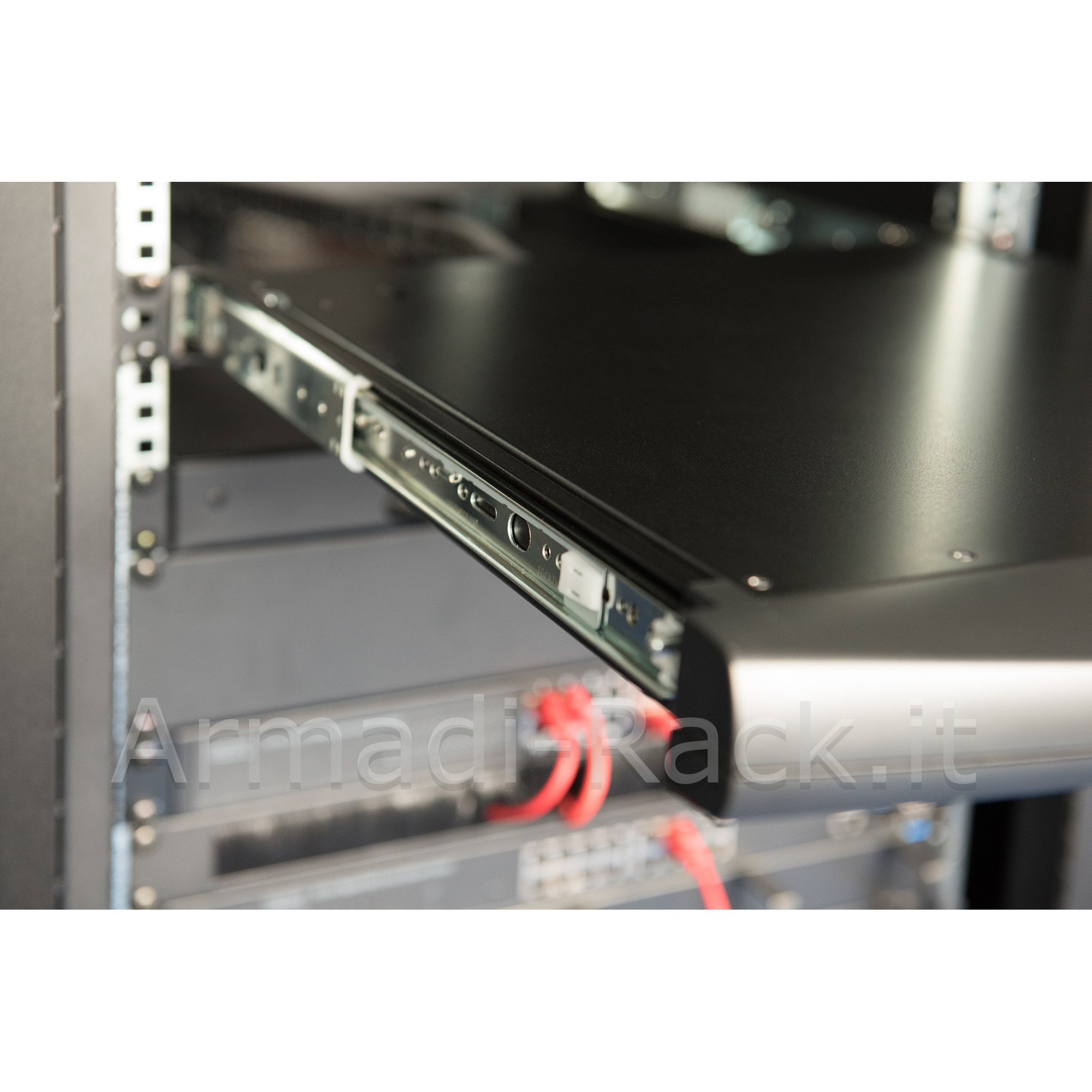 Console 17" per Rack 19" con Switch Kvm 8 Porte Tastiera Italiana