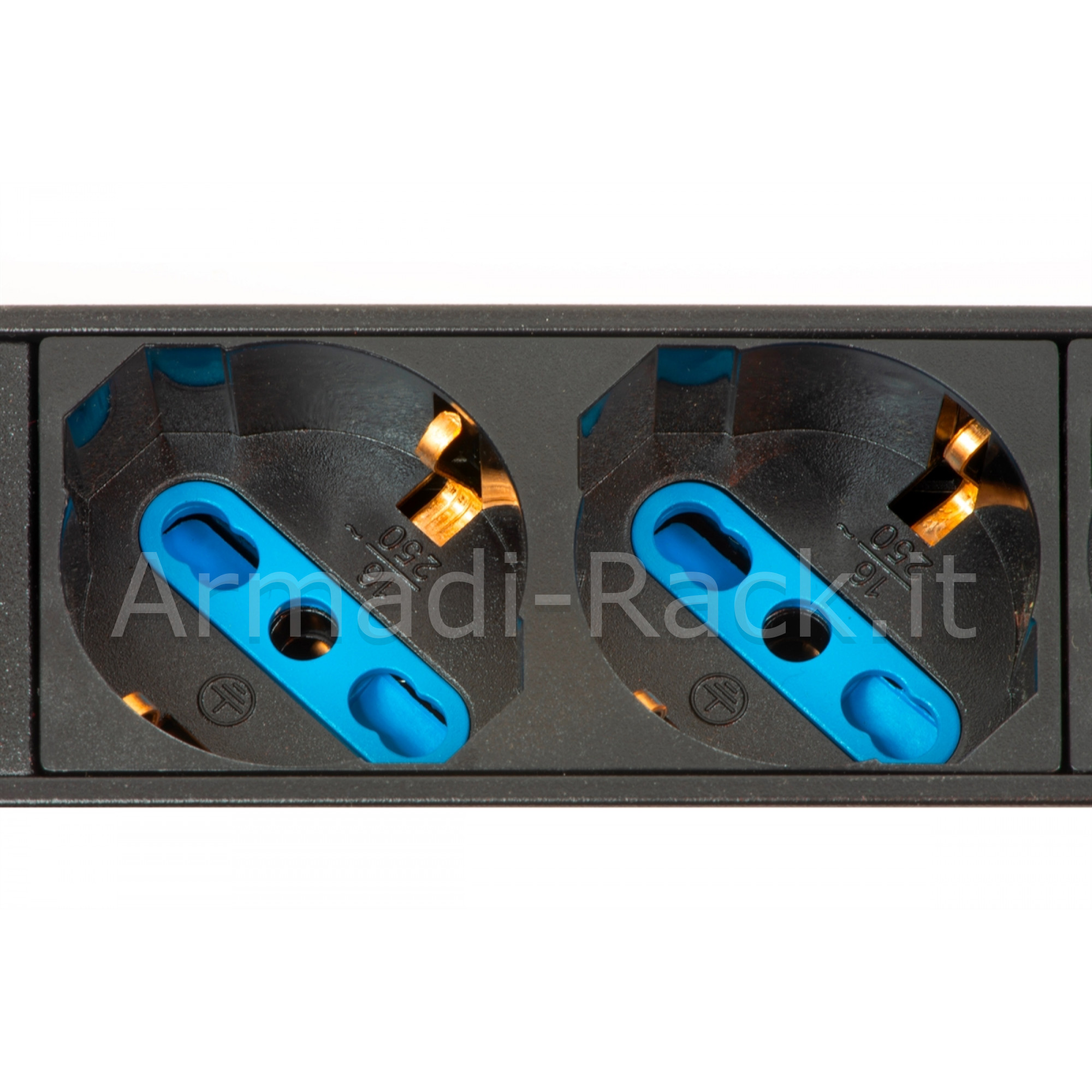 Multipresa da rack 19" 9 prese universali con interruttore spina...