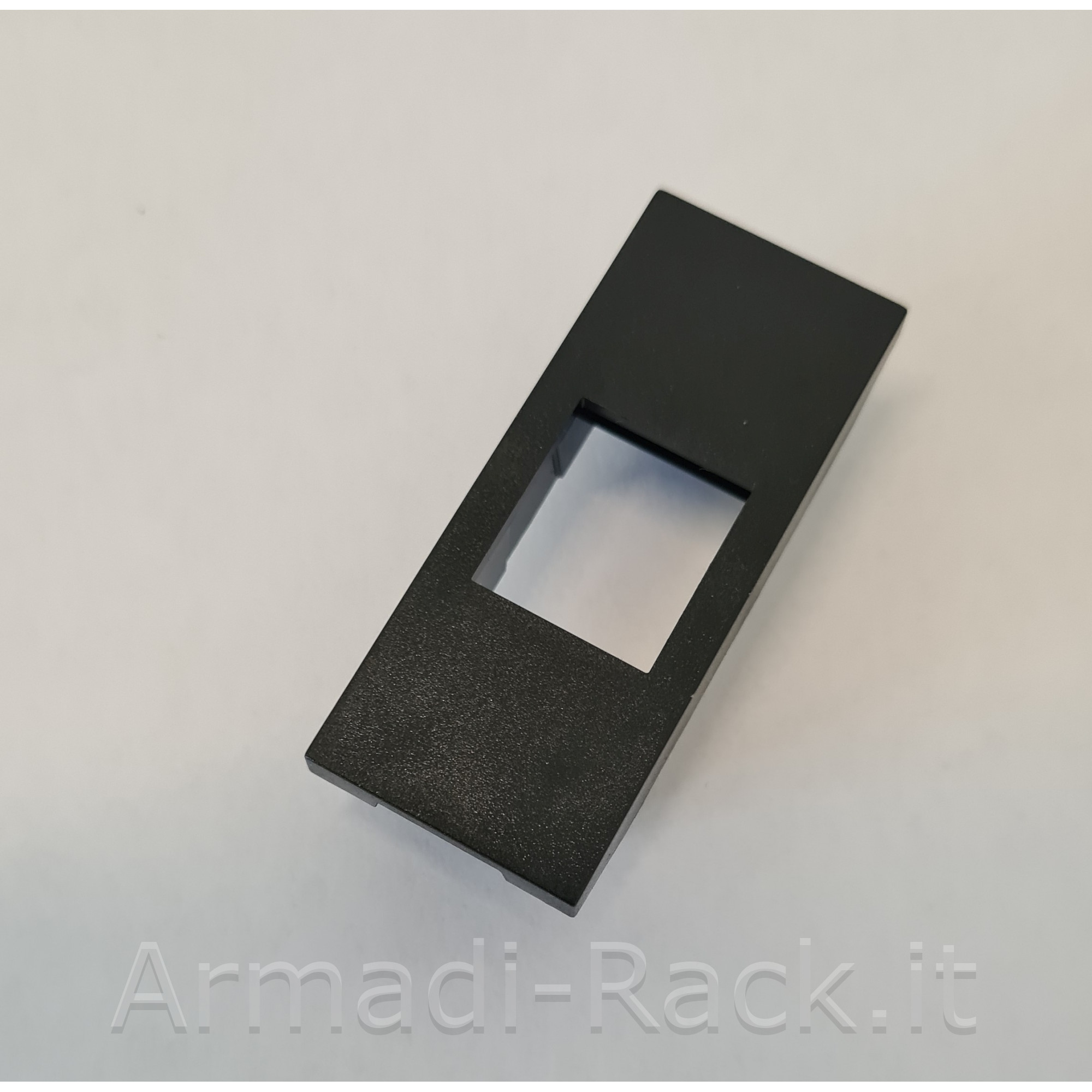 Adattatore portafrutto vimar linea nero