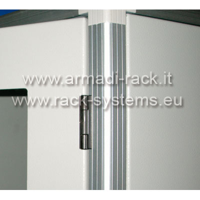 ARMADIO RACK 24U X 596 X 551 struttura in alluminio, porta anteriore con...