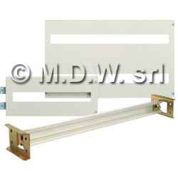 Pannello incernierato con feritoia 34 moduli, completo di barra DIN 35 mm, 658 x 200 mm